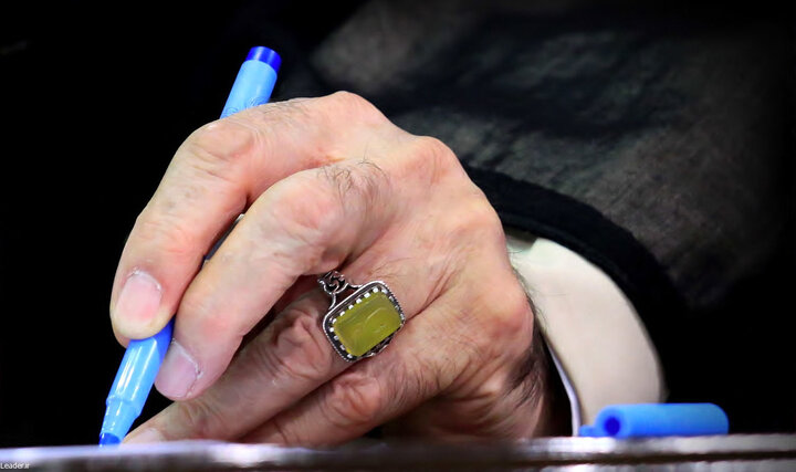 پیگیری وضعیت سلامت رضا امیرخانی از سوی رهبر انقلاب