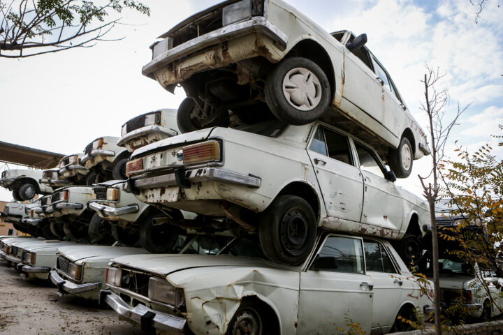 بازیافت ۳۴۰ هزار تن مواد با اسقاط خودرو/ ۱.۱ میلیارد لیتر سوخت صرفه جویی شد