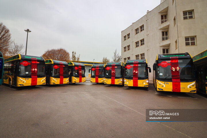آیین رونمایی از نخستین ناوگان اتوبوس برقی در کلانشهر اصفهان برگزار شد
