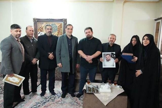 دیدار رئیس بنیاد شهید و امور ایثارگران با خانواده شهدای جنایات آمریکایی صهیونیستی